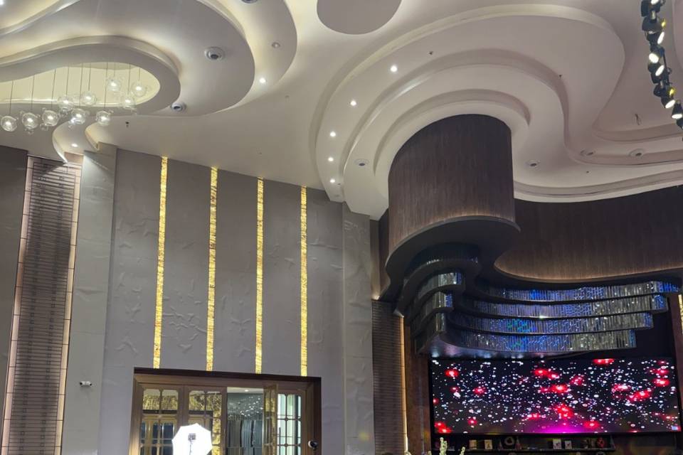 Infinity hall