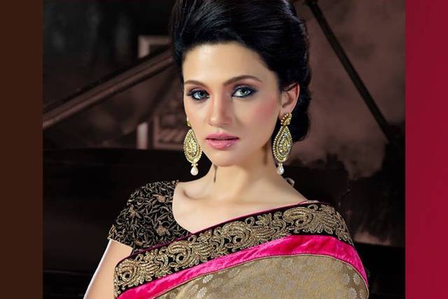 Buy dulhan saree for wedding latest design in India @ Limeroad