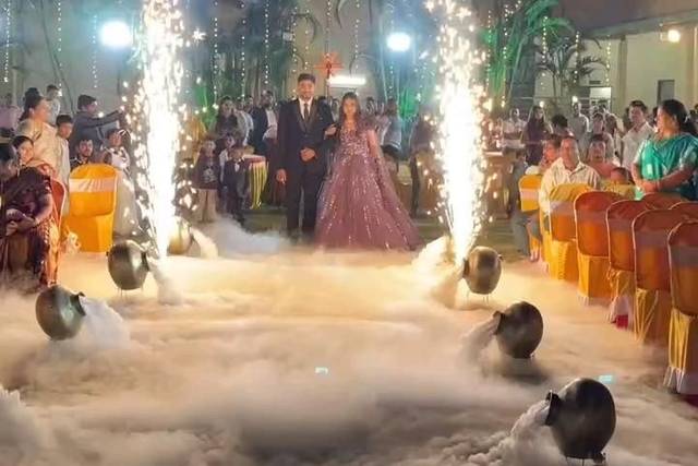 Couple entry