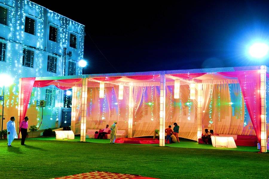 Wedding decor and lighting