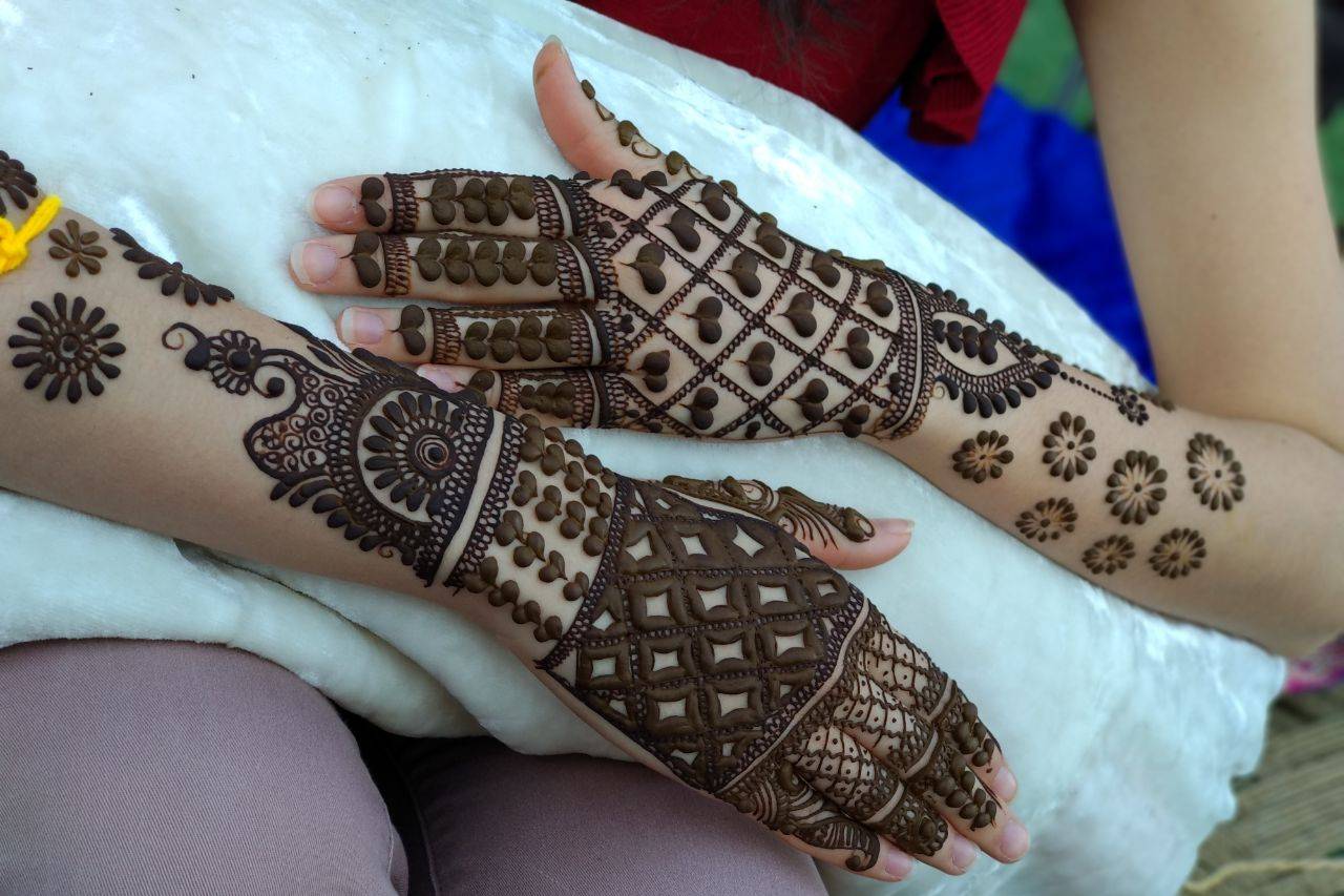 5 Easy Steps To Getting Rich as a Henna Artist | Henna Blog Spot