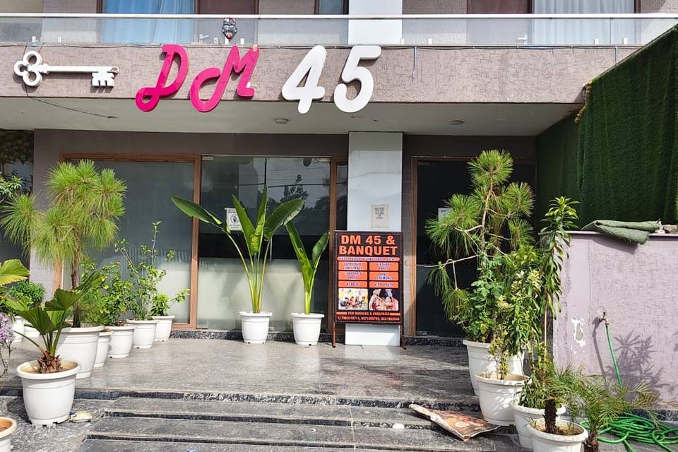 DM-45 Hotel & Banquet