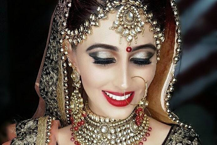 Smriti Rupani Makeup Artist