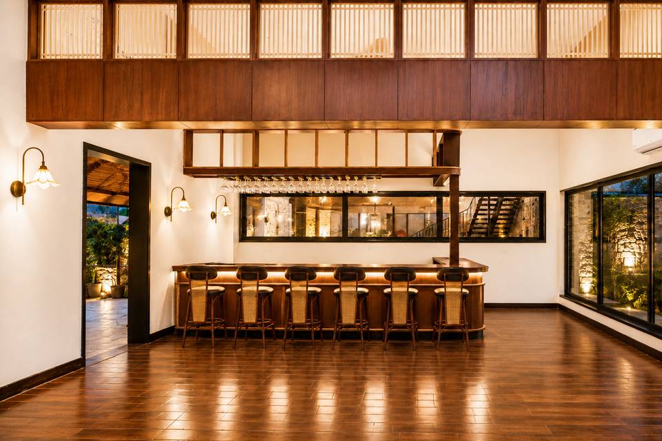 Bar & Restaurant