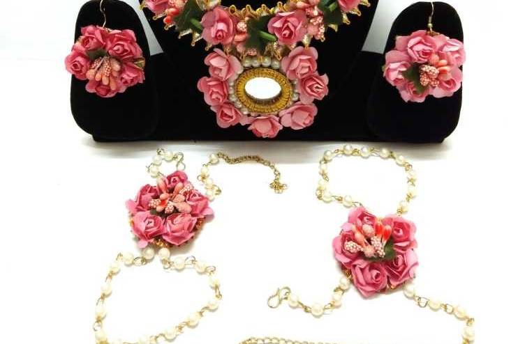 Floral jewellery