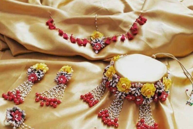 Floral jewellery