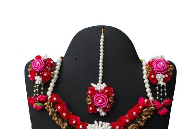 Floral jewellery