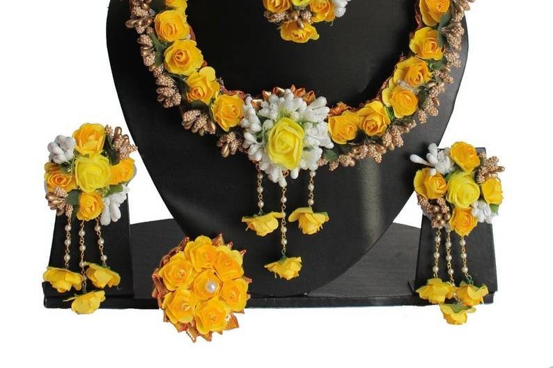 Floral jewellery