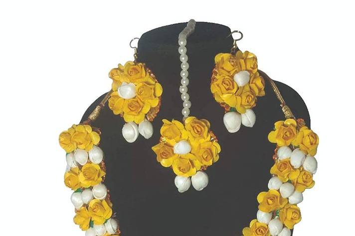 Floral jewellery