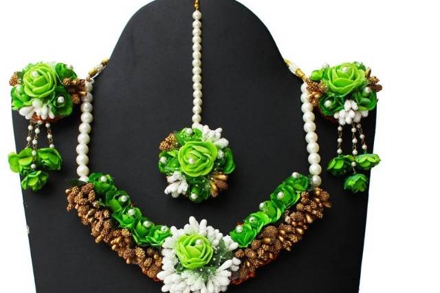 Floral jewellery