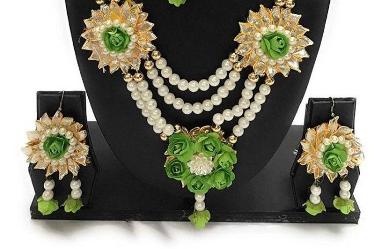 Floral jewellery