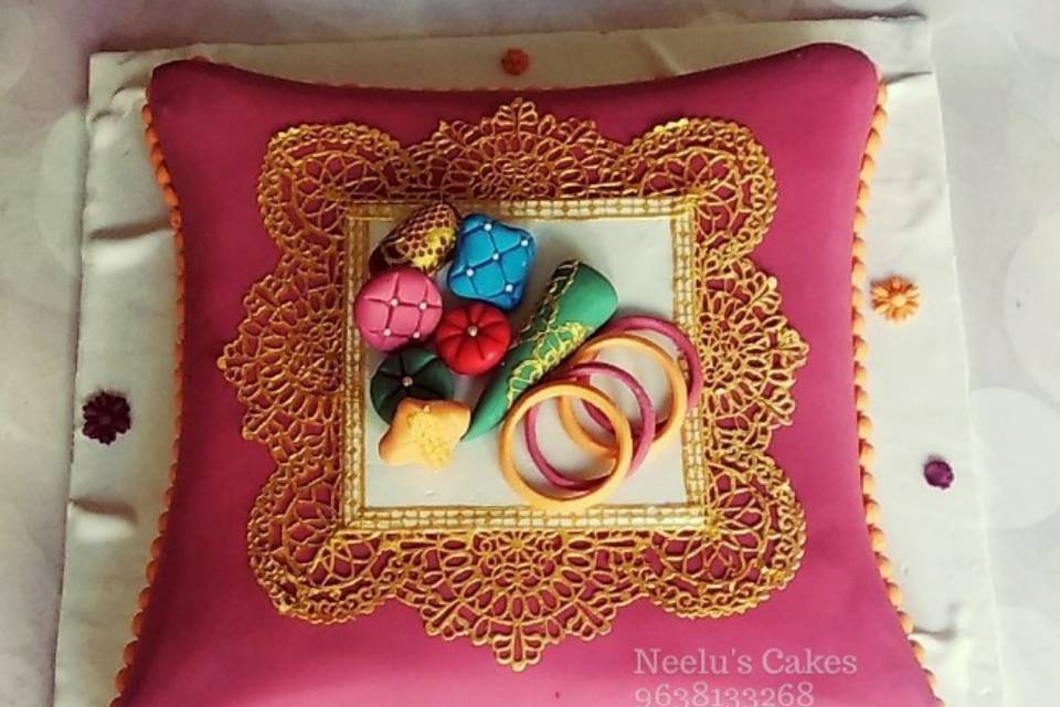 Mehndi pillow cake