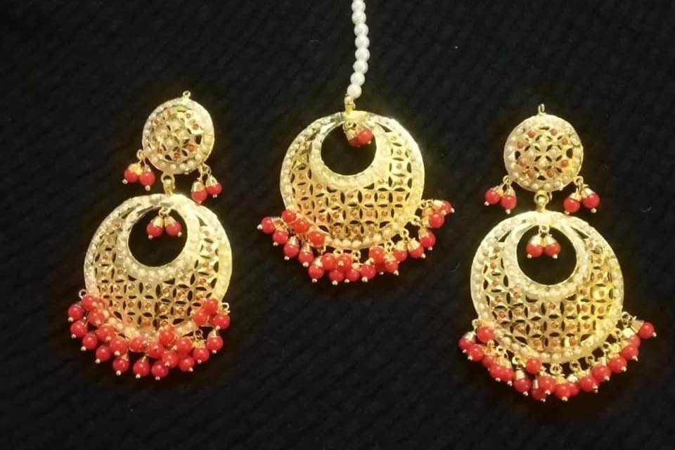 Necklace & earrings