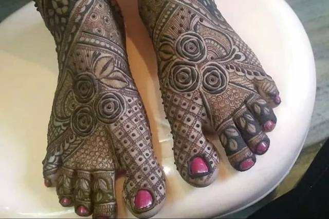 Wedding planning inspiration for Mehndi designs