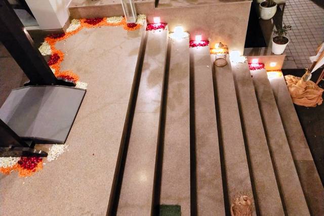 Entrance Decor