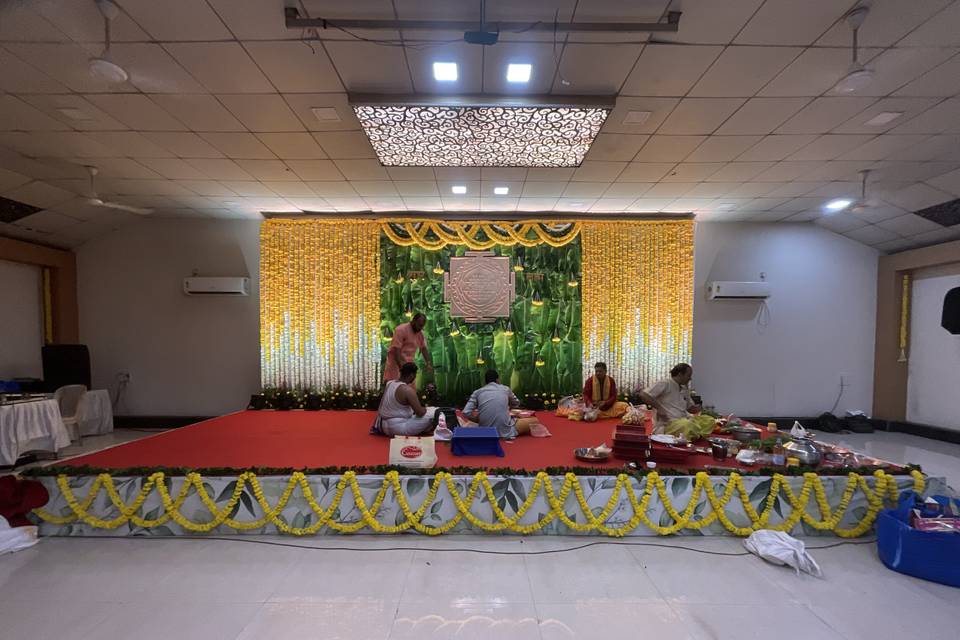 Banquet stage