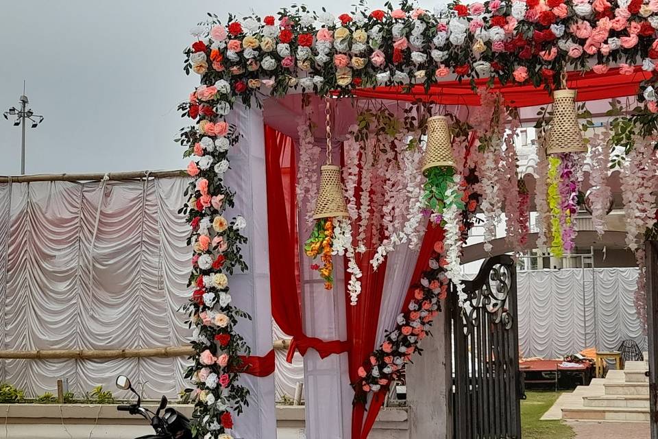 MARRIAGE PENDAL ENTRANCE