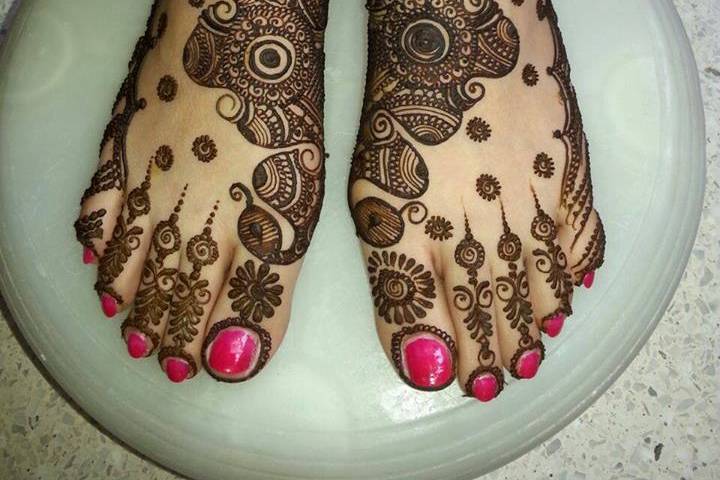 Heena Harsha Mehendi Artist