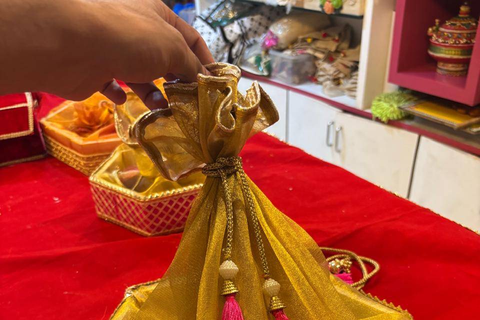 Trousseau Packing