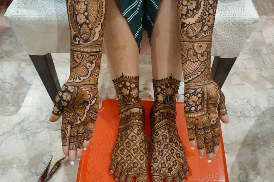 Krishna mehandi art