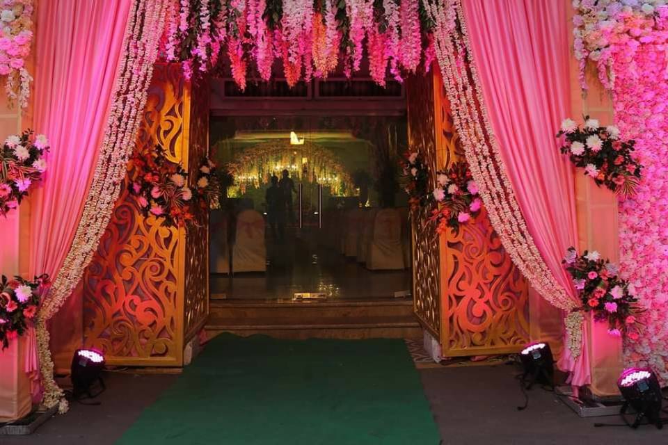 Entry gate decorations