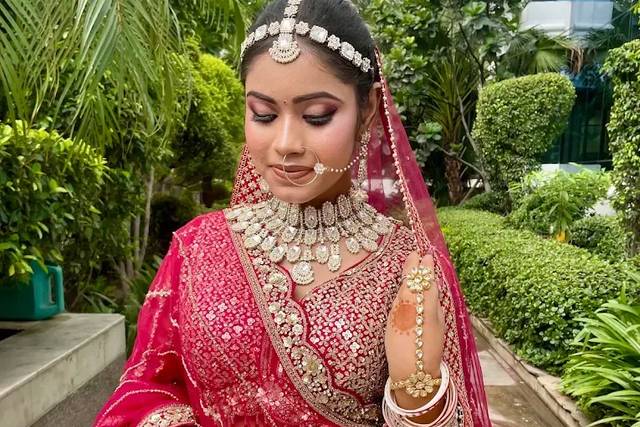 Srishti Singh Makeup Artist