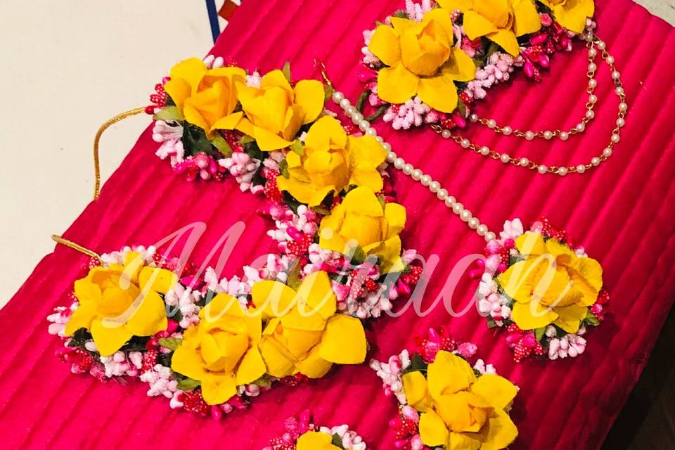 Floral jewellery set for haldi