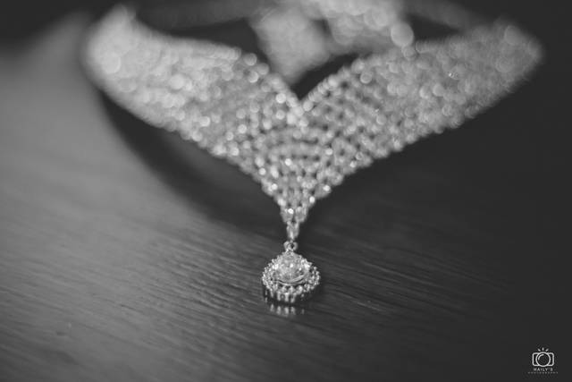 Jewellery details
