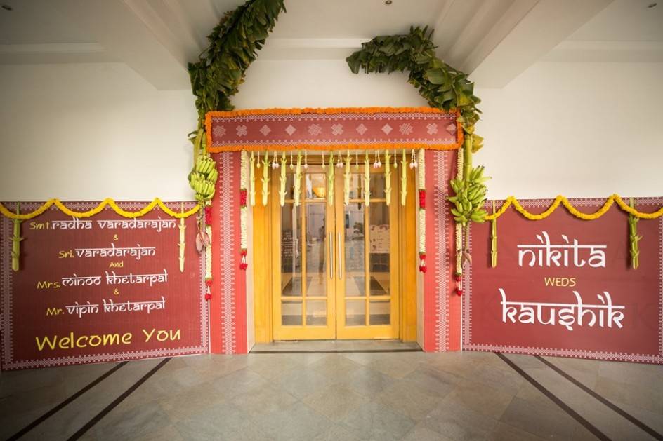 Entrance decor