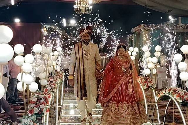 Couple entry