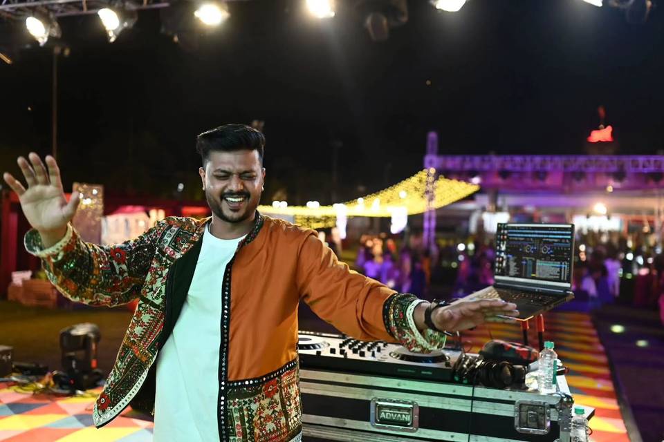 VDJ Tushar