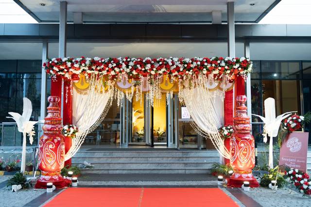 Entrance decor
