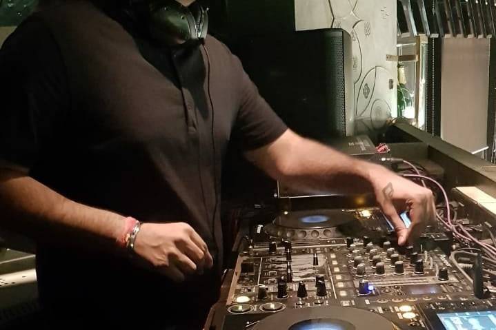 DJ Ishan Chugh