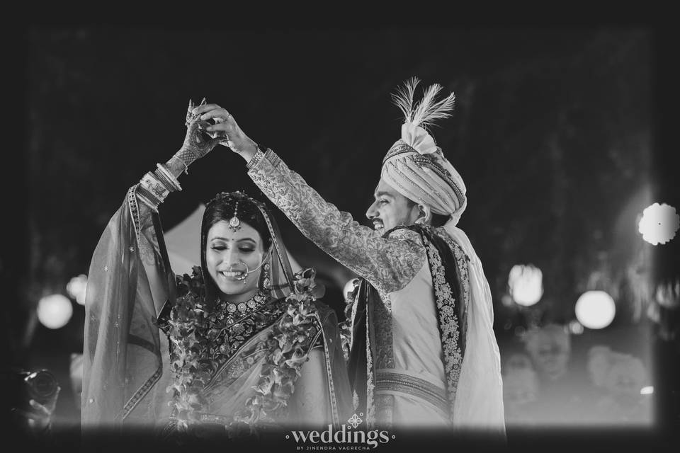 Couple Dance at Jai Mala