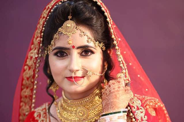Sunidhi Beauty Parlour