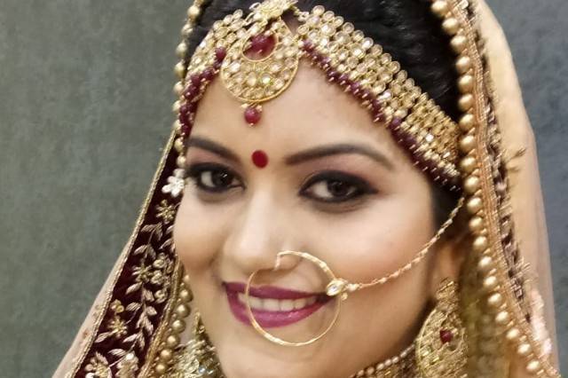 Sonia Beauty Parlour, Shivpuri