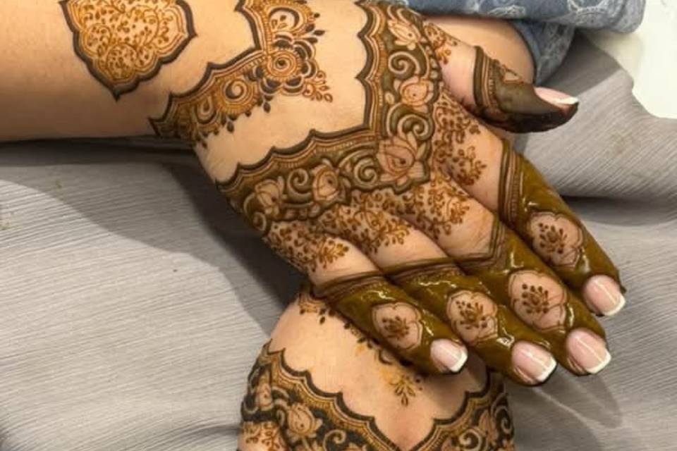 Arjun Mehandi Artist