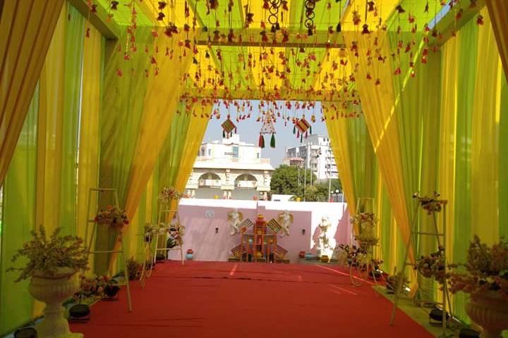 Entrance decor