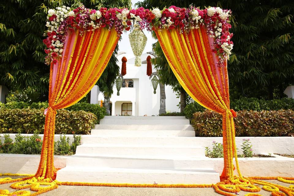 Haldi And Mehndi Decoration