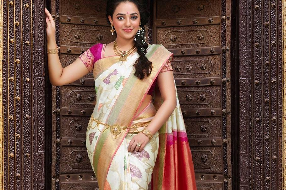 Pothys wedding hotsell sarees below 10000