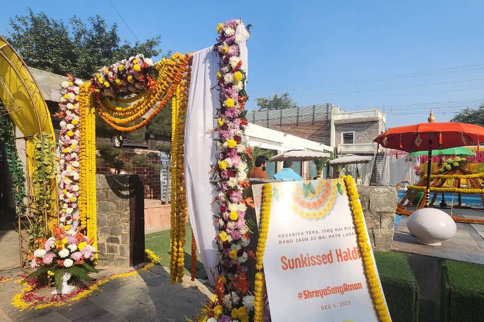 Poolside haldi