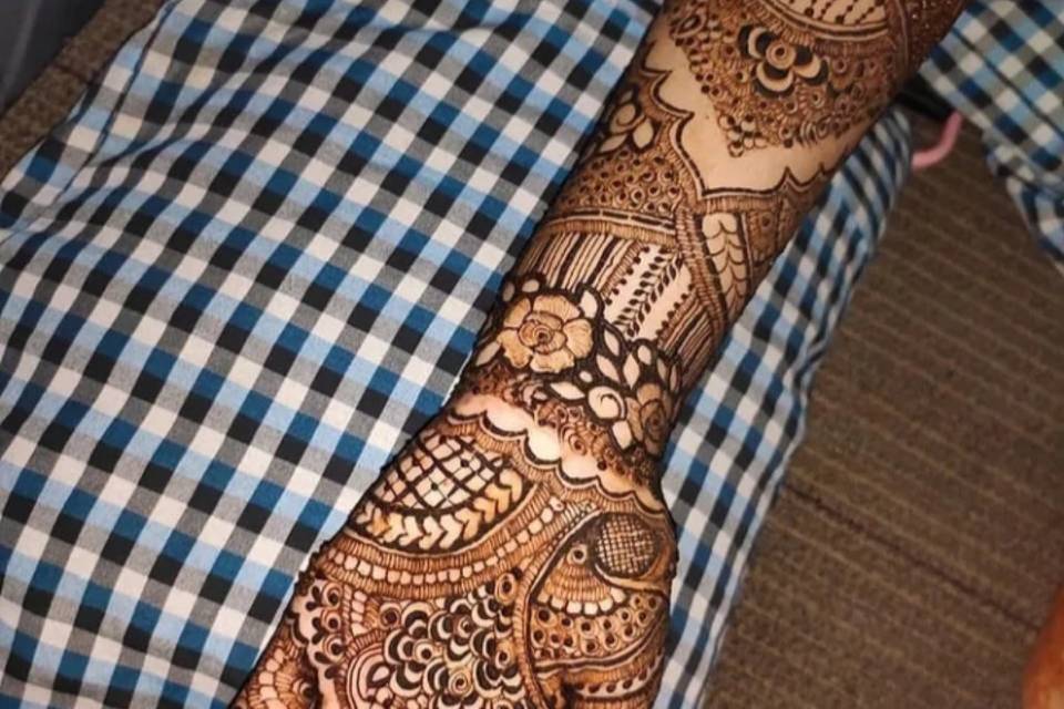 Henna by Afsheen