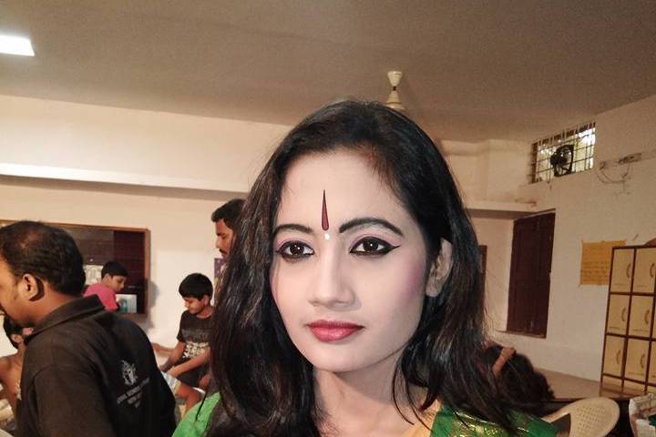 Bharatanatyam make-up