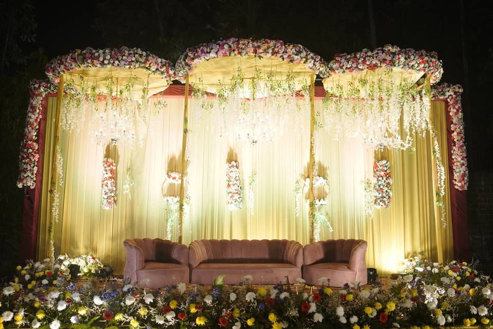 Bride & Groom Stage