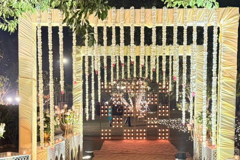 MEHNDI SANGEET ENTRANCE