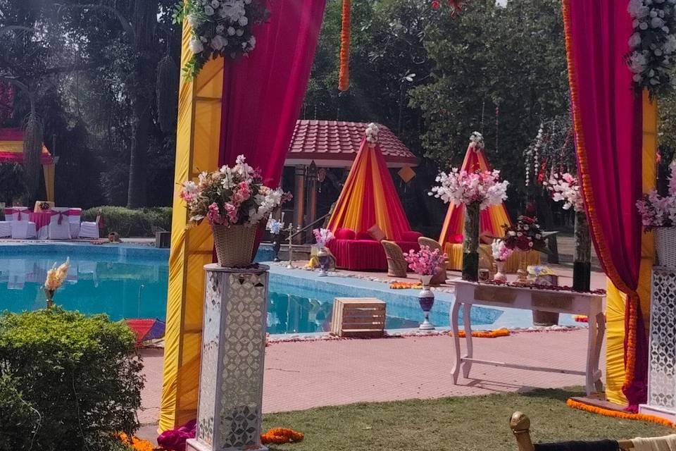 POOL ENTRANCE HALDI