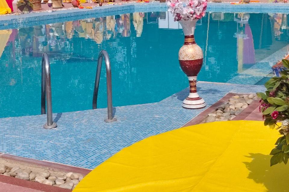 POOL AREA DECOR