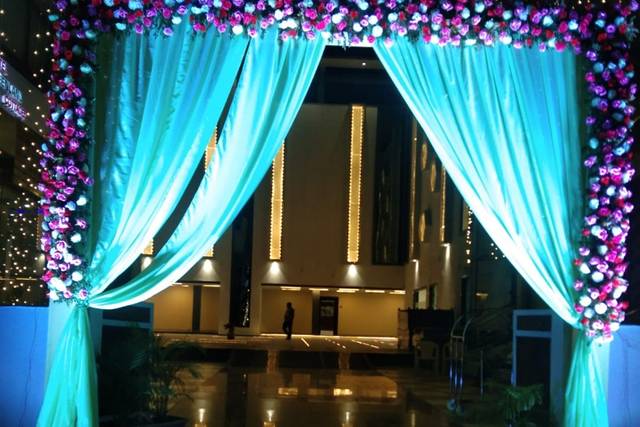 Entrance Decor