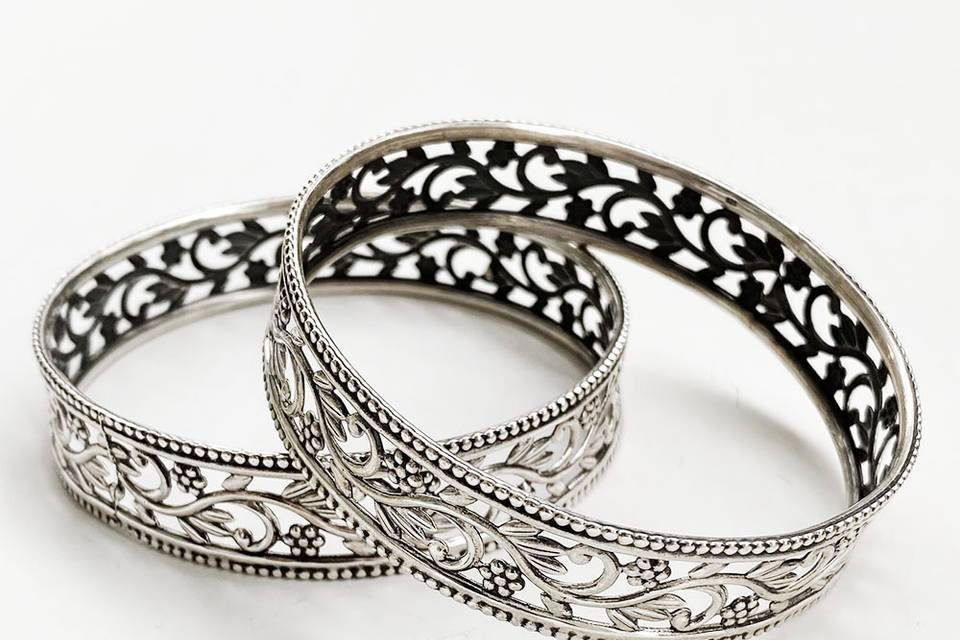 Pure Silver Bangle