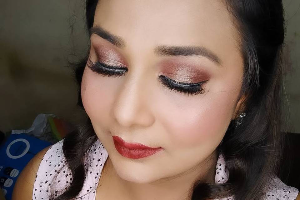 Rishita Bisarwal Koushik Makeup Nail Artist
